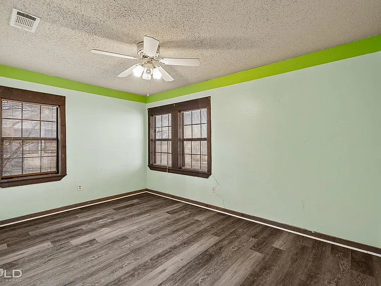 1013 Peyton Ave — Photo 16