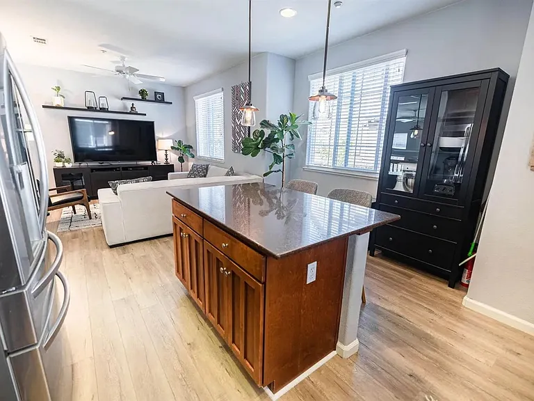 1026 Aquamarine Ter — Photo 11