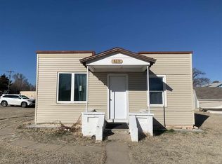 813 Minneola Rd, Dodge City, KS 67801