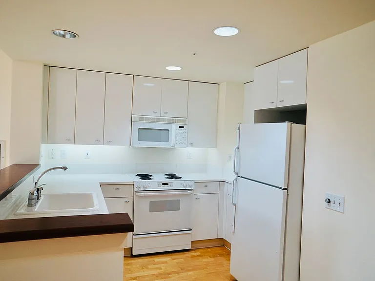 403 Main St #709 — Photo 7