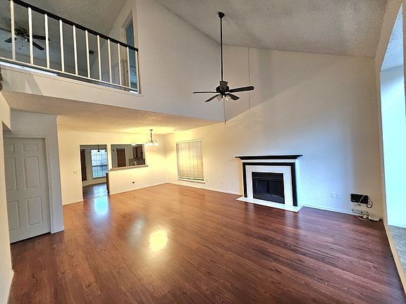 3rd image of 2409 Bellbrook Ln