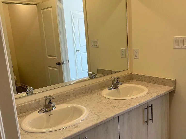 2144 Coppermine St — Photo 15