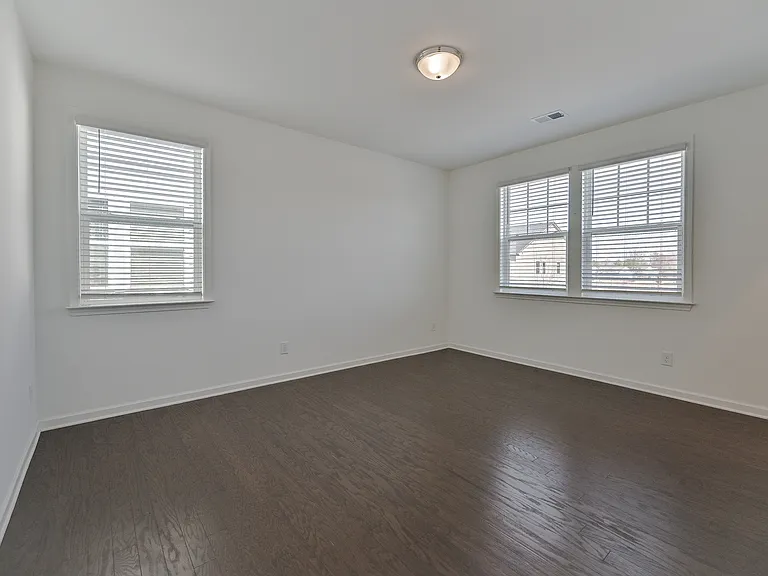 3928 Hester St — Photo 34