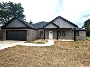 803 3rd Ave, Gravette, AR 72736