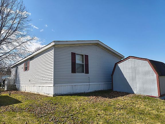 3rd image of 135 Hunters Rill