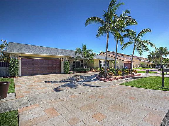 3rd image of 6921 NW 45th Ct