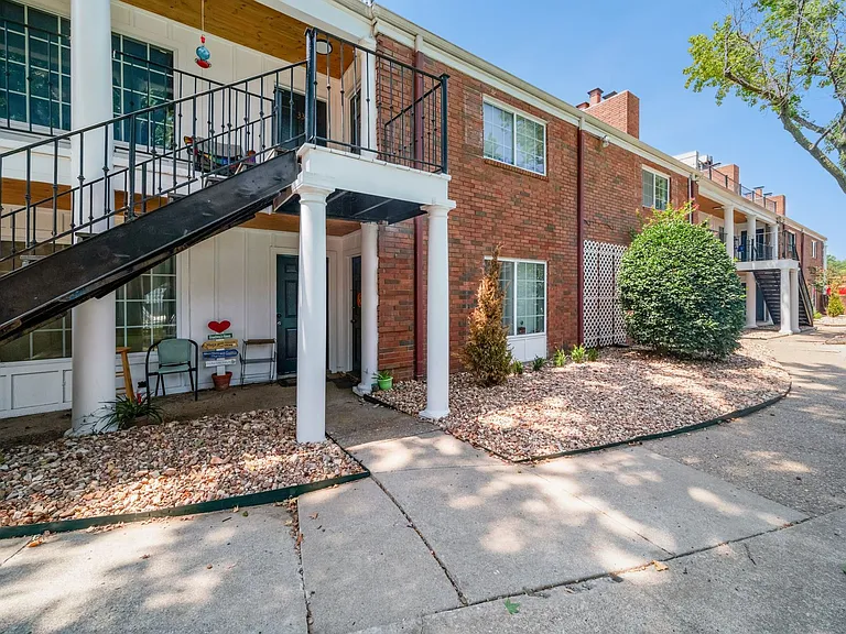The Elms by ONYX *UNDER NEW MANAGEMENT* Now Offering FREE Prorated Rent! — Photo 6