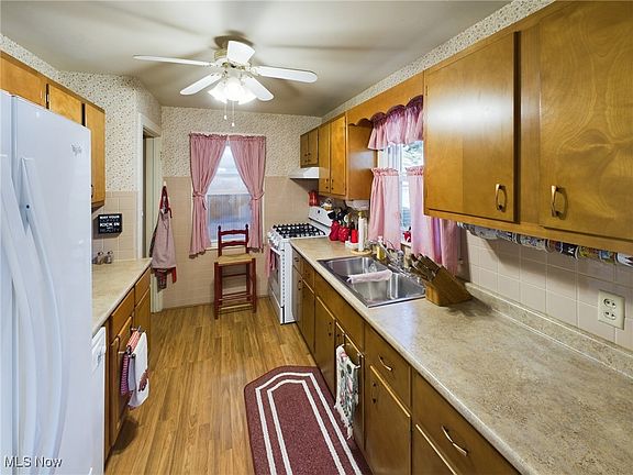 5th image of 913 31st St