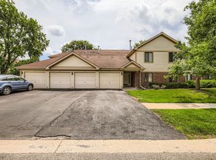 905 E Kings Row UNIT 1, Palatine, IL 60074
