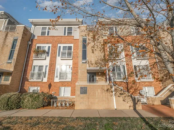 3951 Picasso Ct, Charlotte, NC 28205