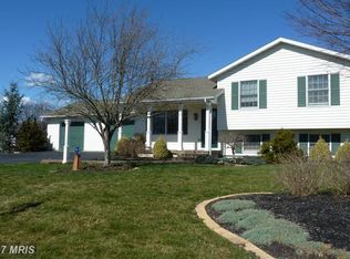 2201 Hoffman Rd, Greencastle, PA 17225