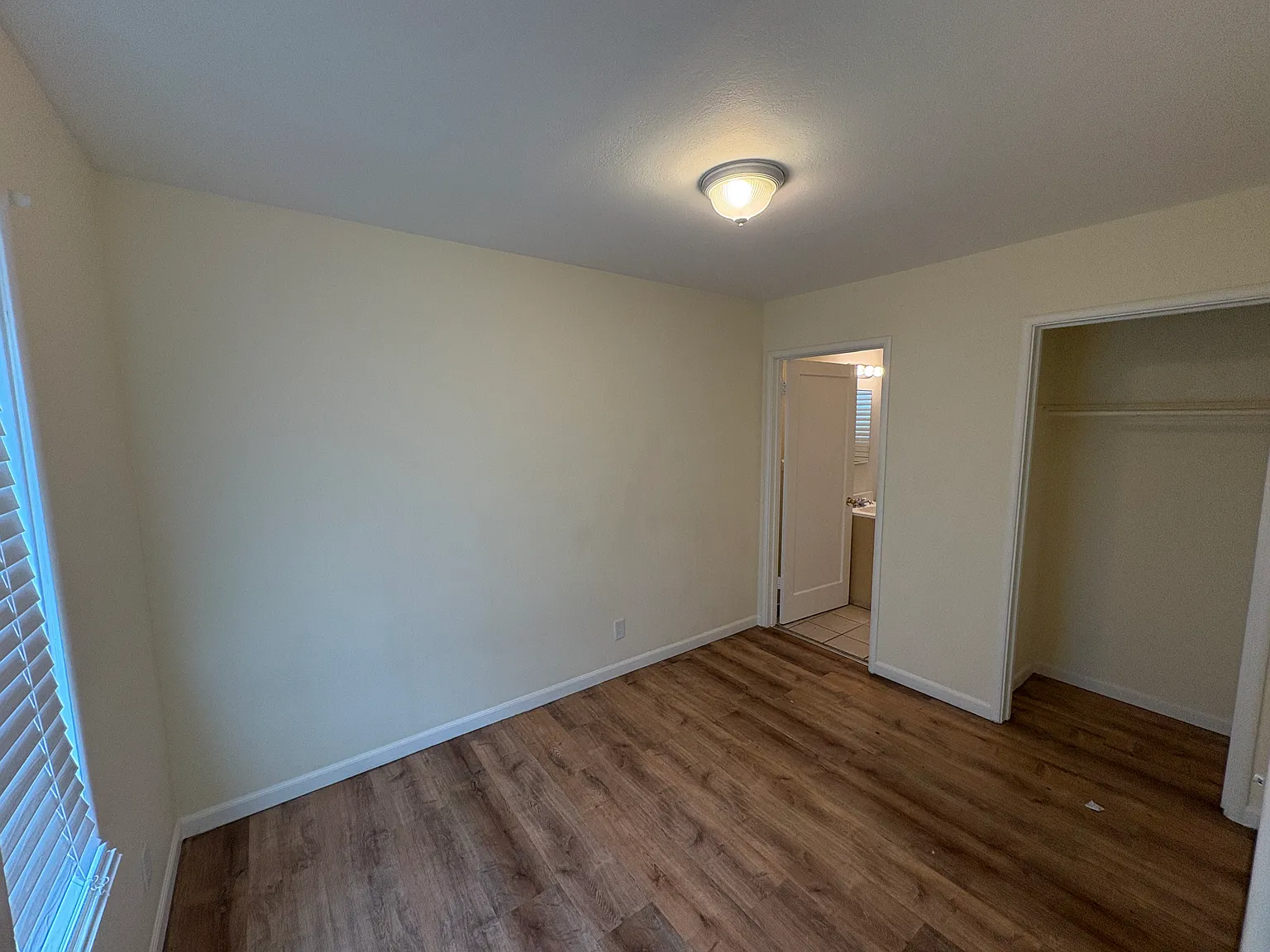 1 bed, 400 sqft, $1,750 — Photo 3