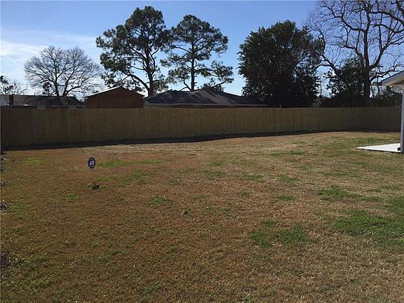 2nd image of 301 Georgetown Dr