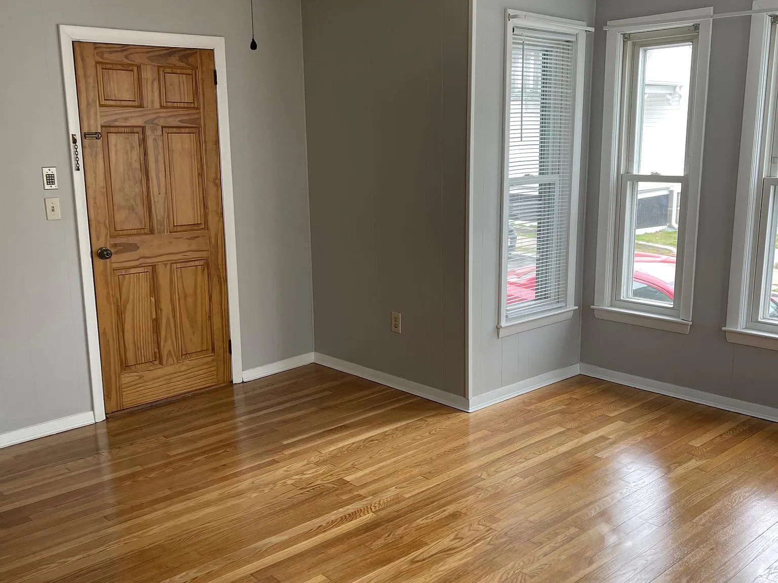 3 bed, 1000 sqft, $1,950 — Photo 3