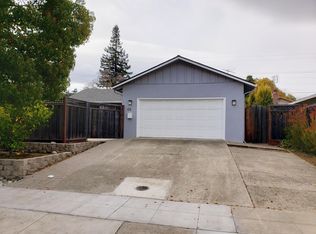 1321 Aster Ln, Cupertino, CA 95014