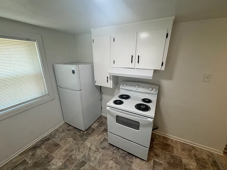 100B W Cummings Ave #B — Photo 9