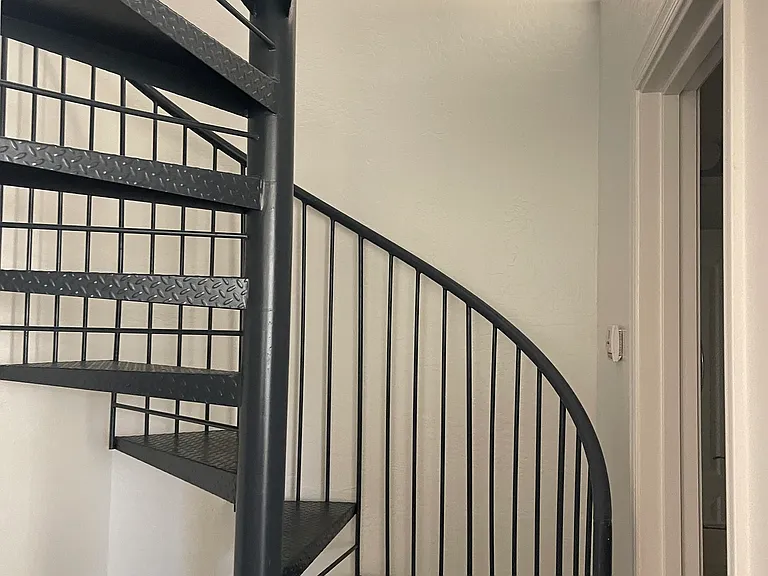 2244 E Huntington Dr — Photo 13