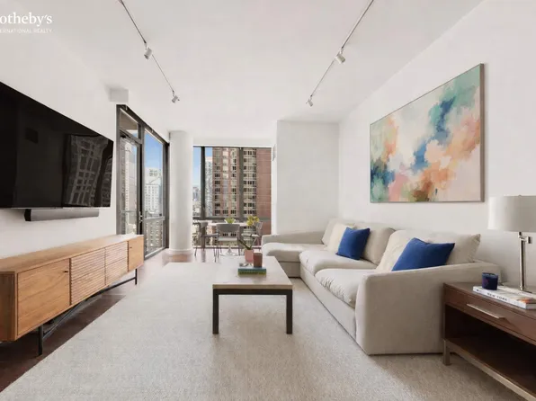 101 West 24th Street image 1 of 14