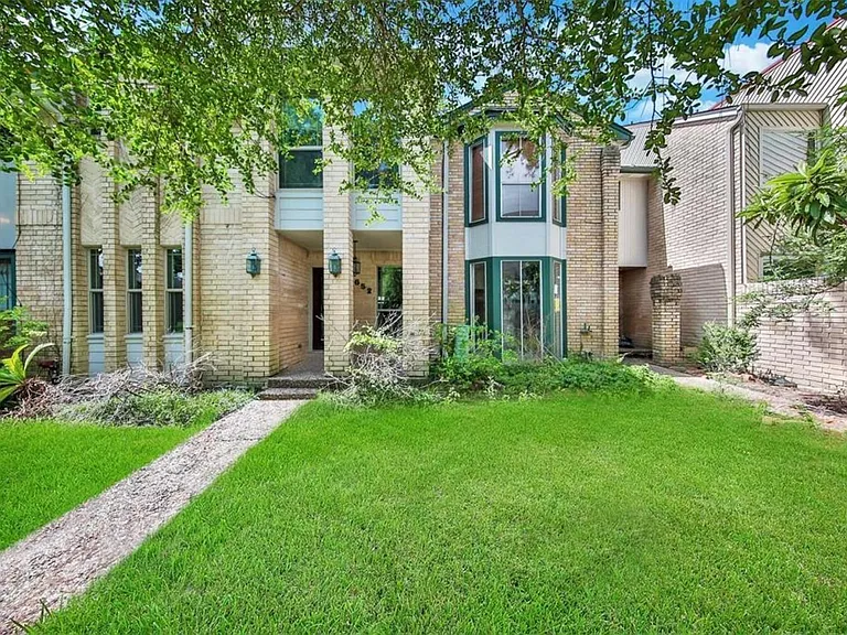 652 N Eldridge Pkwy — Photo 2