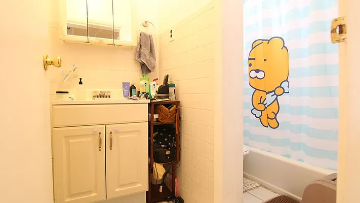 Rented by Nooklyn NYC LLC | media 24