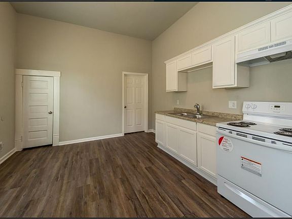 4th image of 1445 Magnolia St APT A