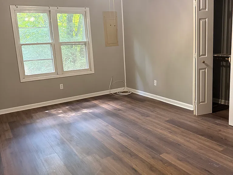 1341 Veterans Pkwy — Photo 6
