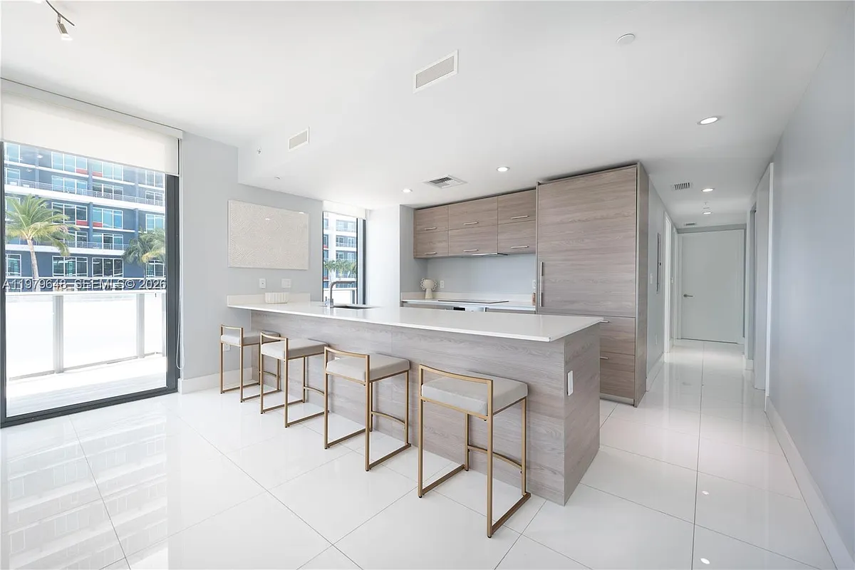 Building Photo - 1300 S Miami Ave #1206