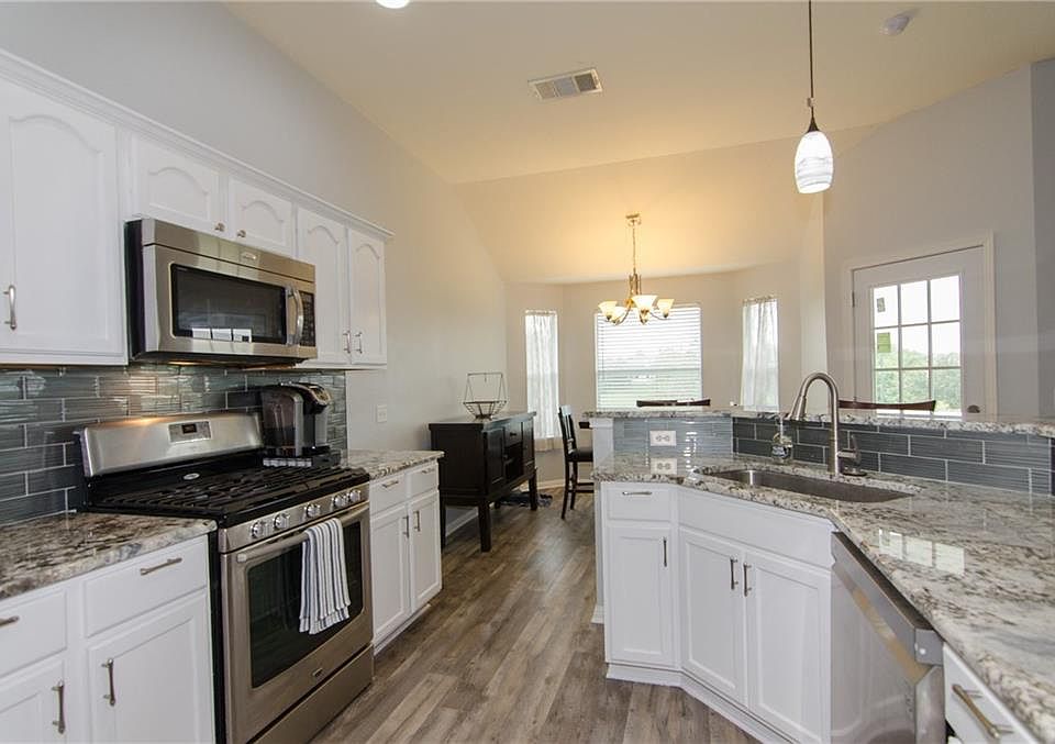1st image of 203 Lakemont Dr