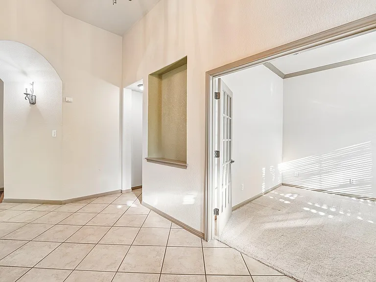 10028 Lisi Anne Dr — Photo 6