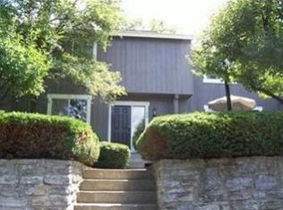 154 Twin Lakes Dr, Fairfield, OH 45014
