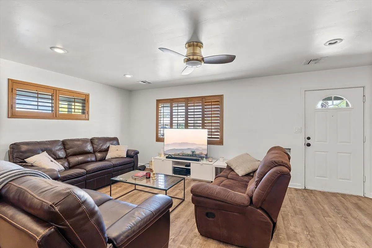 4 bed, 3.0 bath, 1590 sqft, $2,500 — Photo 4