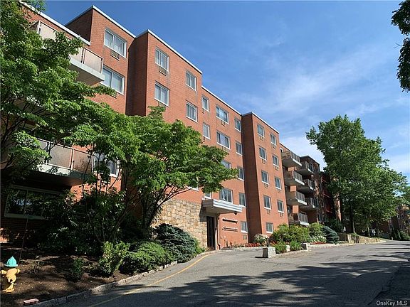 2nd image of 370 Central Park Ave APT 1S