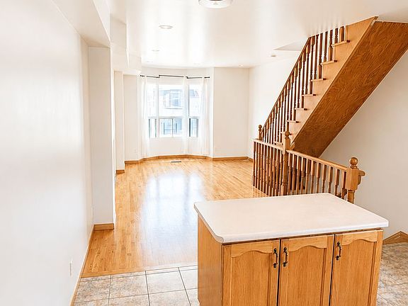 2nd image of 908 Ossington Ave