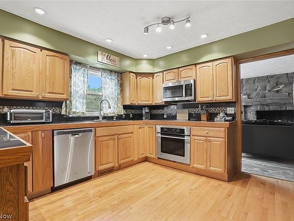 4th image of 2697 Newton Tomlinson Rd