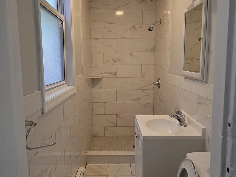 406 Woodlawn Ave #1 — Photo 8