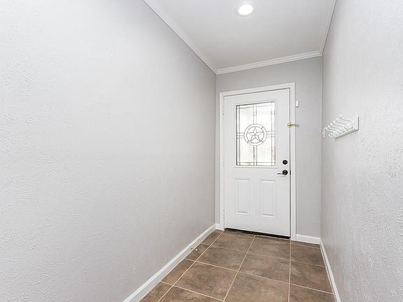 5th image of 540 Cumberland Dr