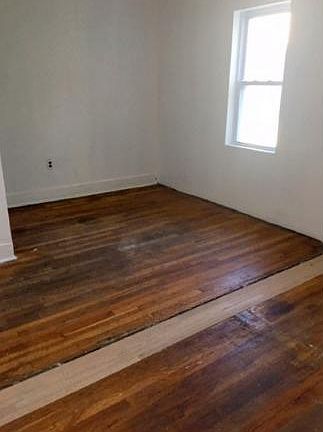 5th image of 154 Broad Ave
