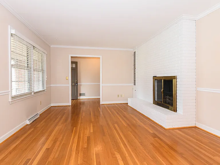 1804 Strathmore Dr — Photo 5