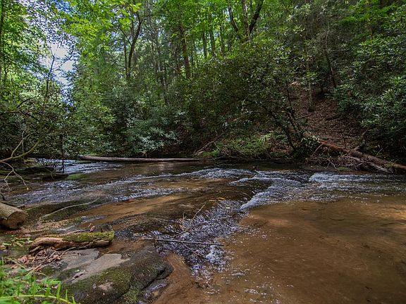 3rd image of 1990 Big Creek Rd