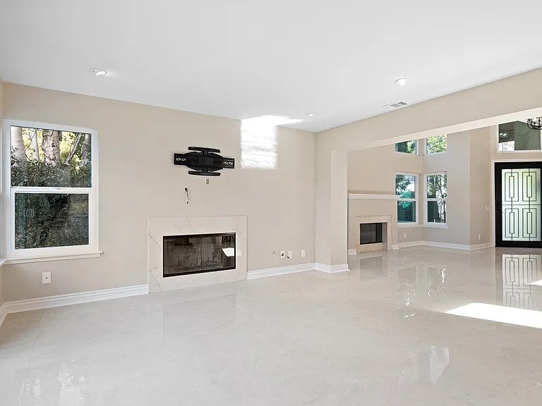 24675 Vista Cerritos — Photo 10