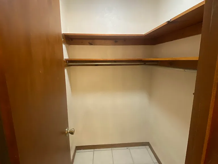1102 Green Tree Ct #F — Photo 16