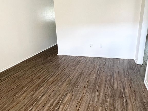 2nd image of 813 SE G St APT B