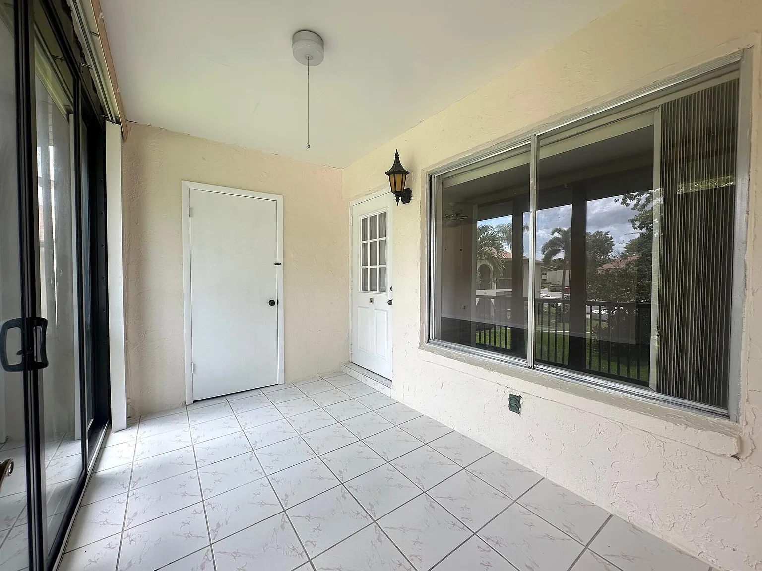 2 bed, 1.0 bath, 935 sqft, $1,500 — Photo 3