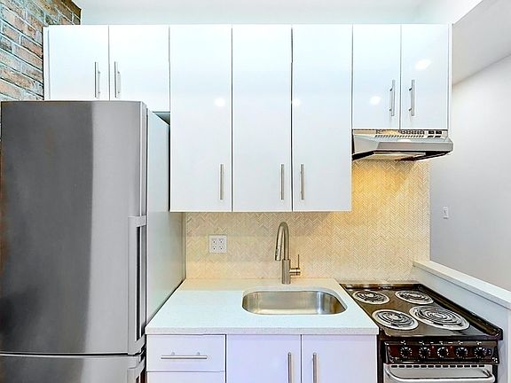 3rd image of 11 Stanton St #5DU