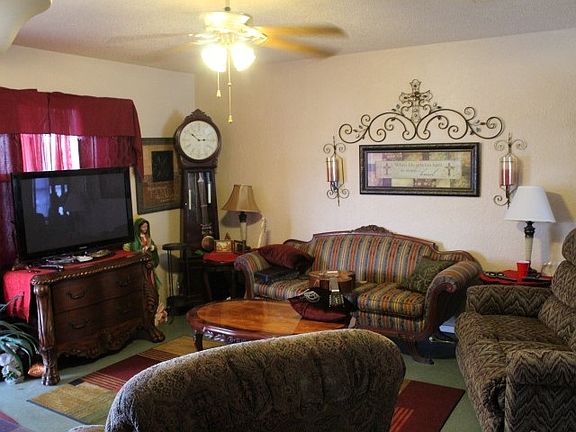 2nd image of 414 Aveb