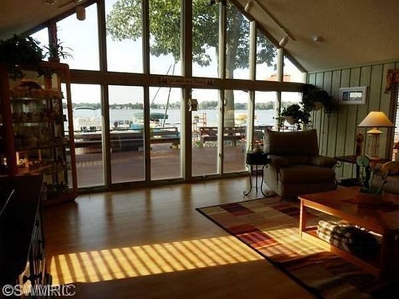 3rd image of 20850 Diamond Shores Dr