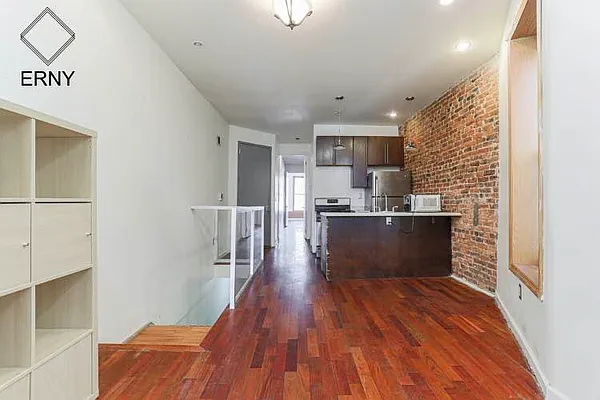 Rented by ERNY LLC | media 25