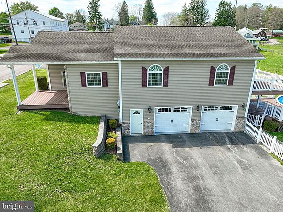 4th image of 18 Springs Rd