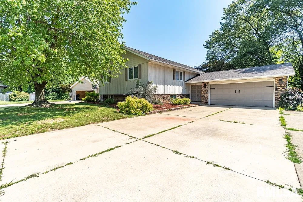 216 Tanglewood Ln photo 1