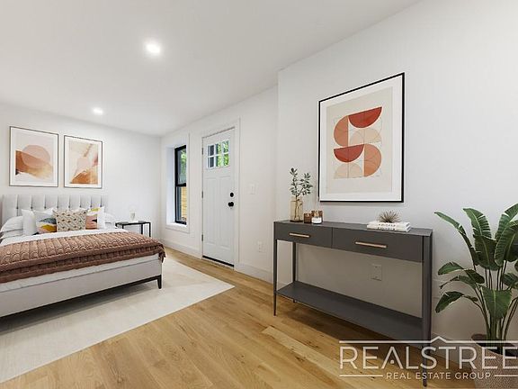 5th image of 246 Vernon Ave #5